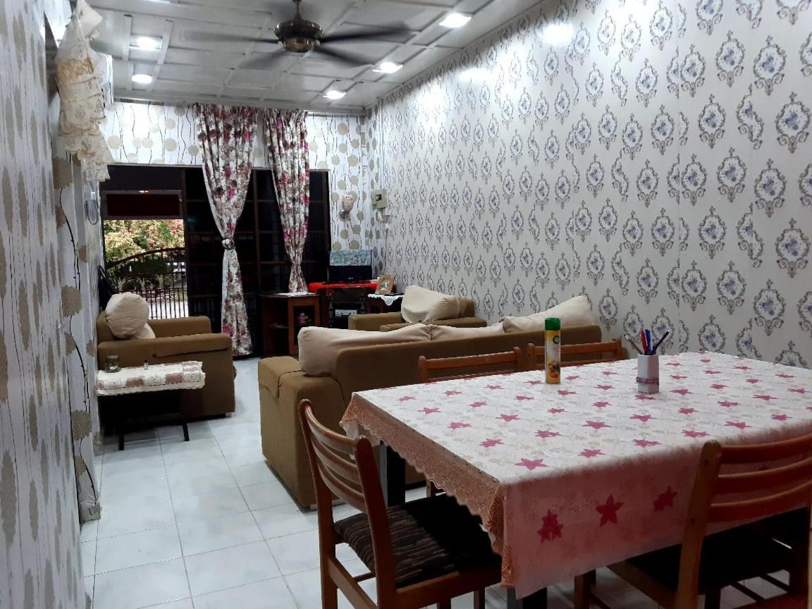 Bemban Garden Homestay Batu Gajah Exterior foto